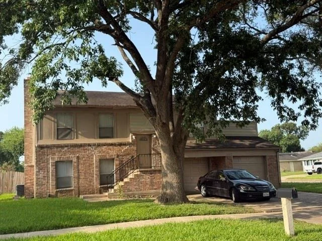 Unit for sale at 1927 Overbrook Circle, Missouri City, TX 77459