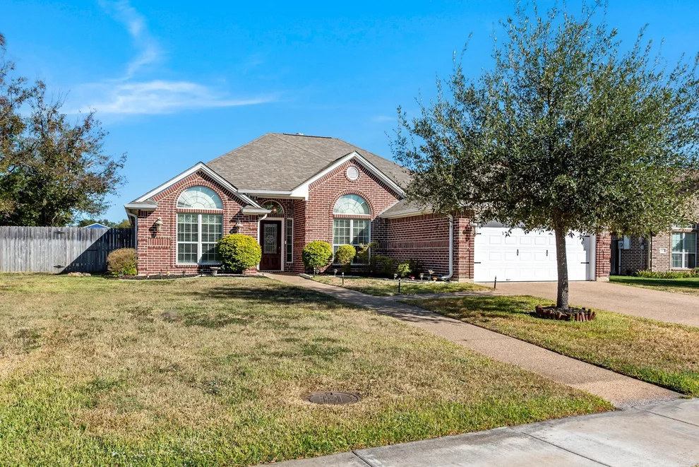 Unit for sale at 2604 Colony Vista Drive, Bryan, TX 77808