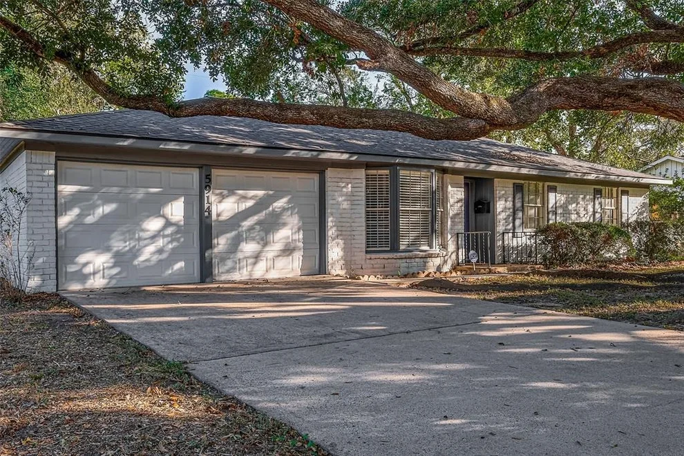 Unit for sale at 5914 Dawnridge Drive, Houston, TX 77035
