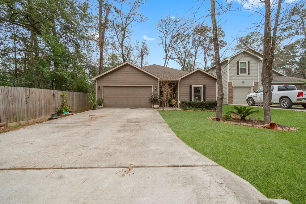 Unit for sale at 517 Chickasaw Drive, Montgomery, TX 77316