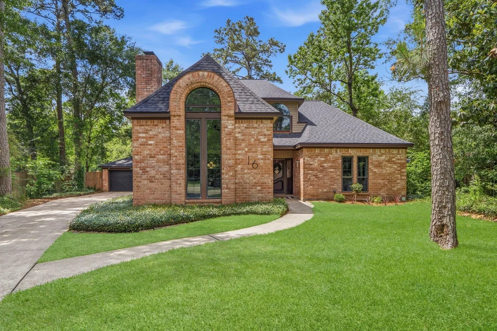 Unit for sale at 16 Gilcrest Forest Court, The Woodlands, TX 77381