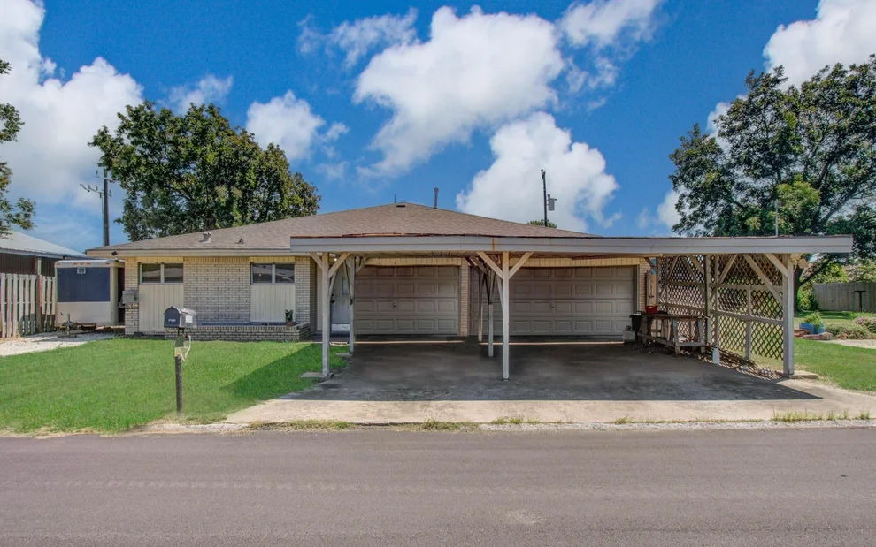 Unit for sale at 7918 Bayside Drive, Beach City, TX 77523
