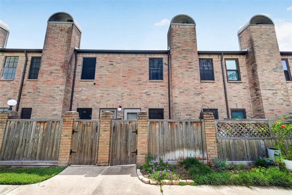 Unit for sale at 9850 Pagewood Lane, Houston, TX 77042