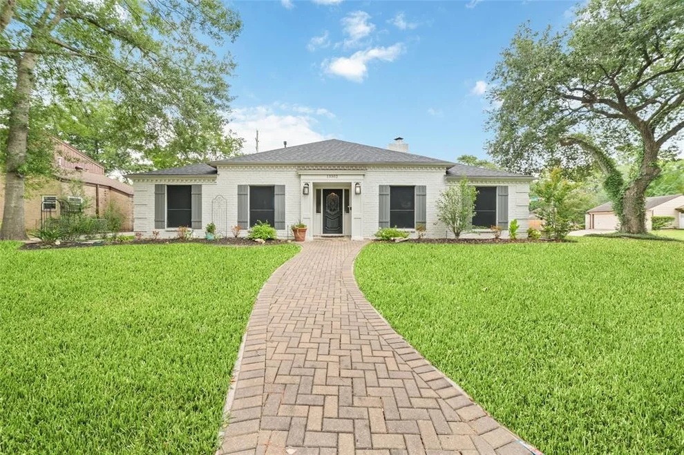 Unit for sale at 13302 Holston Hills Drive, Houston, TX 77069