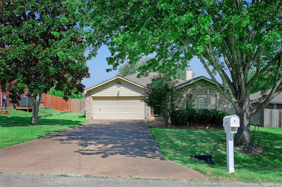 Unit for sale at 319 Leisure Lane, Montgomery, TX 77356