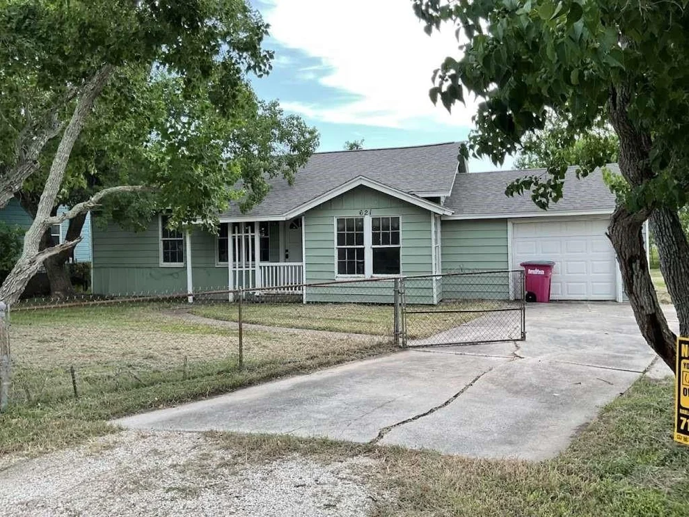 Unit for sale at 621 W 7th Street, Freeport, TX 77541