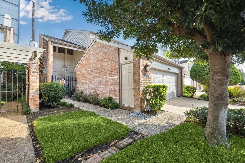 Unit for sale at 5816 Valley Forge Drive, Houston, TX 77057