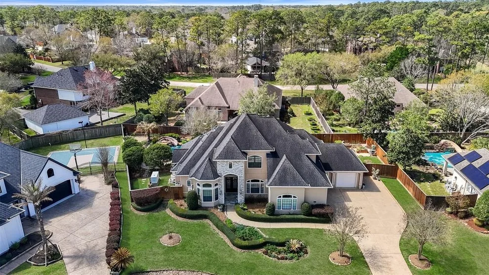 Unit for sale at 1002 Pine Hurst Court, Friendswood, TX 77546