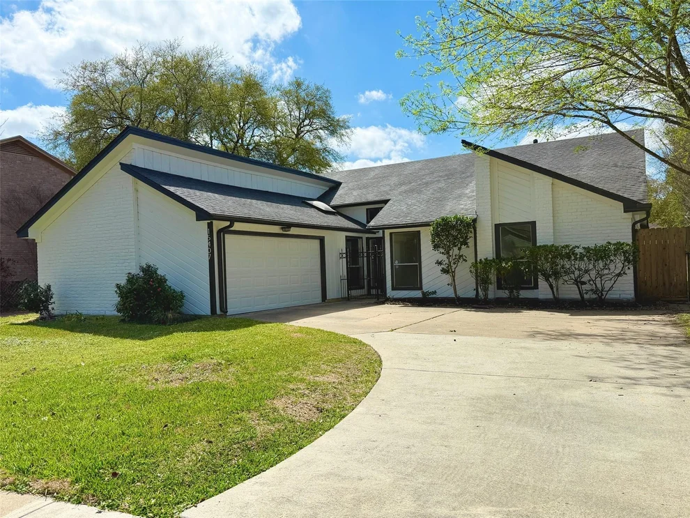 Unit for sale at 15407 Glenwood Park Drive, Houston, TX 77095