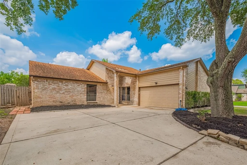 Unit for sale at 17506 Mapletrail Drive, Houston, TX 77084