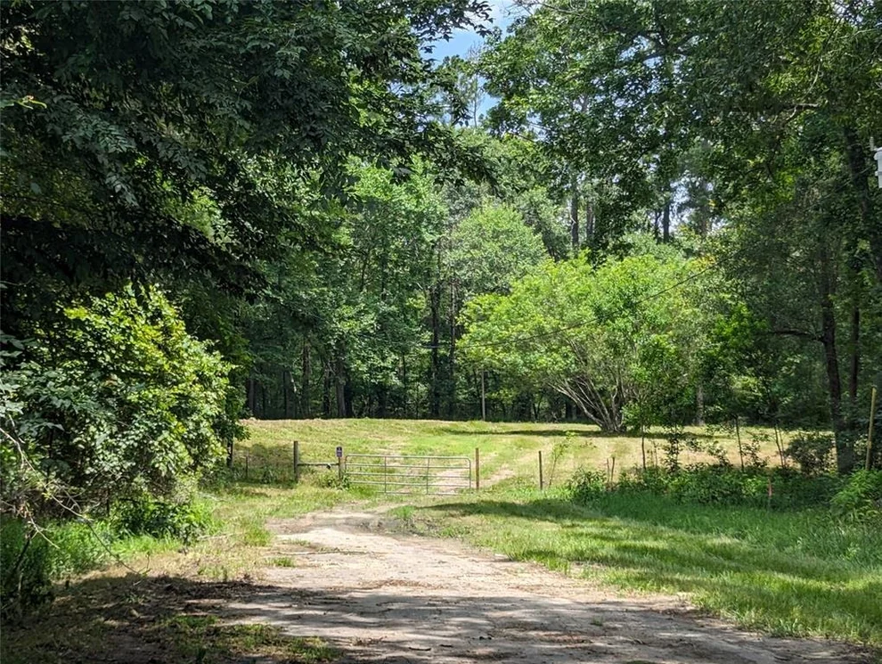 Unit for sale at 168 Boyds T, Onalaska, TX 77360