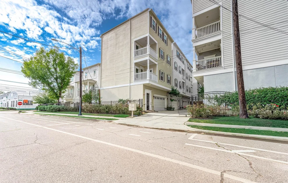 Unit for sale at 2524 Hutchins Street, Houston, TX 77004