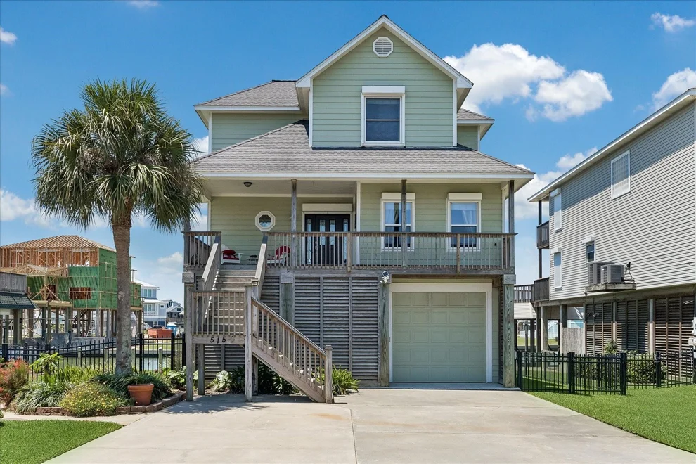 Unit for sale at 515 Westerly Drive, Tiki Island, TX 77554