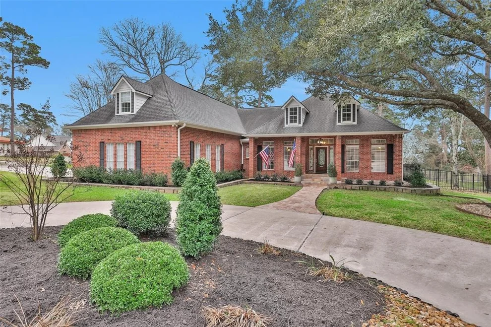 Unit for sale at 1 Wellesley Drive, Conroe, TX 77304