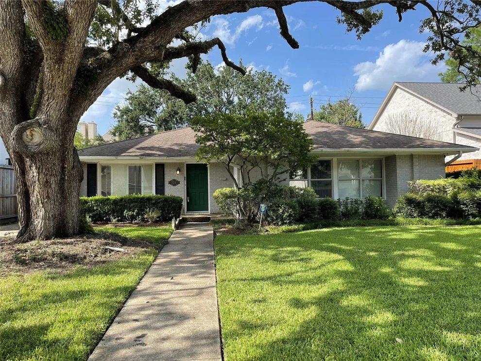 Unit for sale at 3214 Glen Haven Boulevard, Houston, TX 77025