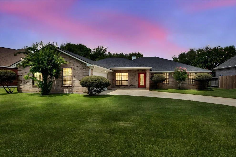 Unit for sale at 5106 Greenwater Drive, Willis, TX 77318