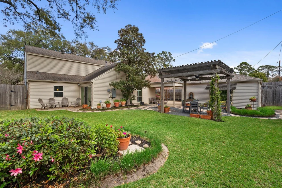 Unit for sale at 10331 Lynbrook Hollow Street, Houston, TX 77042