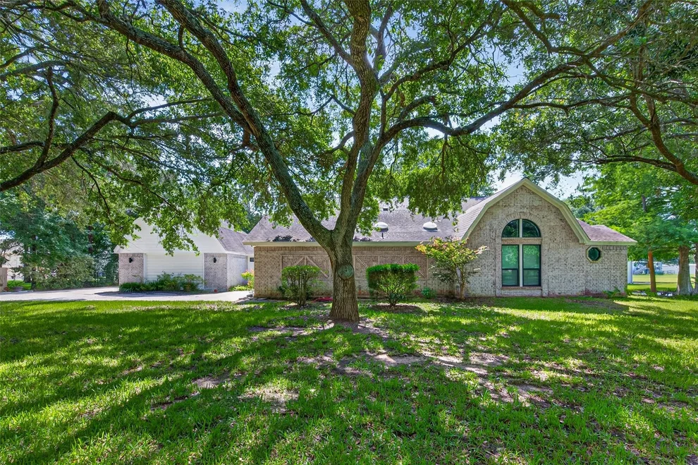 Unit for sale at 27 E Kitty Hawk Street, Richmond, TX 77406