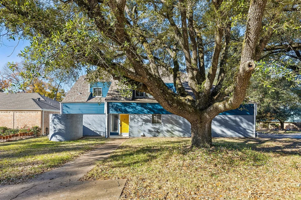Unit for sale at 1202 Green Briar Drive, Huntsville, TX 77340