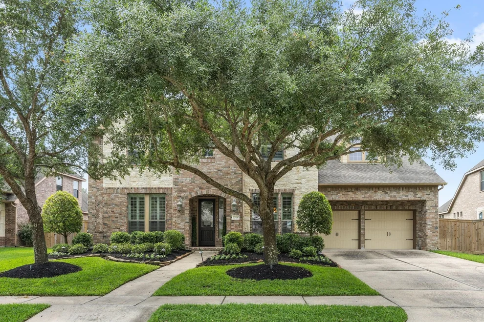 Unit for sale at 12406 Garden Field Lane, Pearland, TX 77584