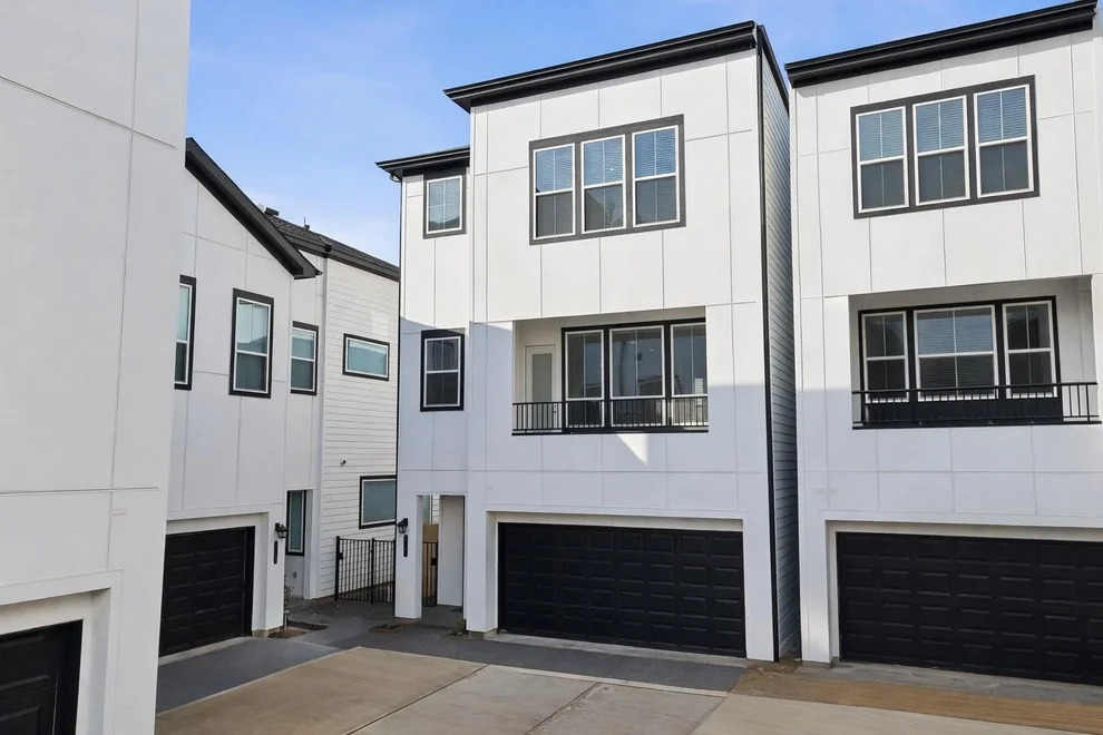 Unit for sale at 2706 Grand Fountains Drive, Houston, TX 77054