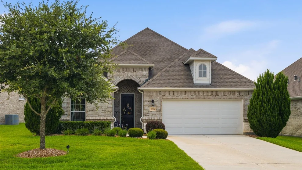 Unit for sale at 5758 Lakeside Villas Court, Conroe, TX 77304