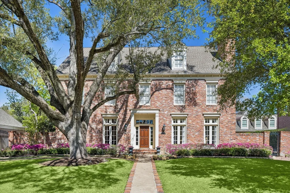 Unit for sale at 5480 Cedar Creek Drive, Houston, TX 77056