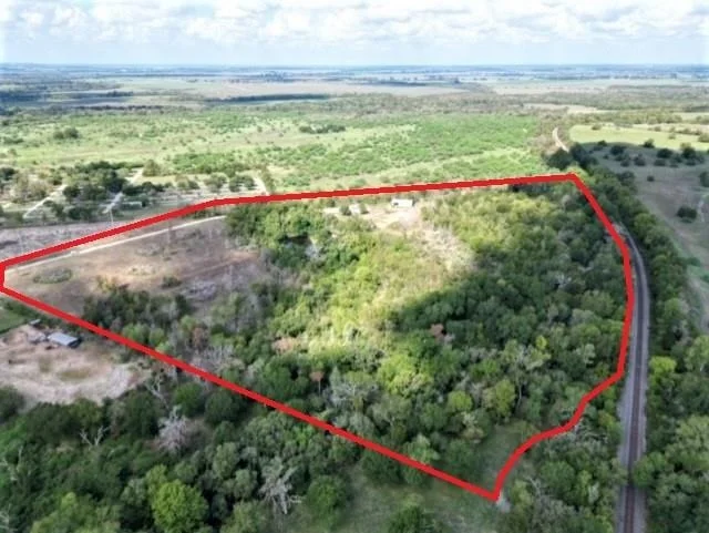 Unit for sale at 212 Benton Road, Navasota, TX 77868