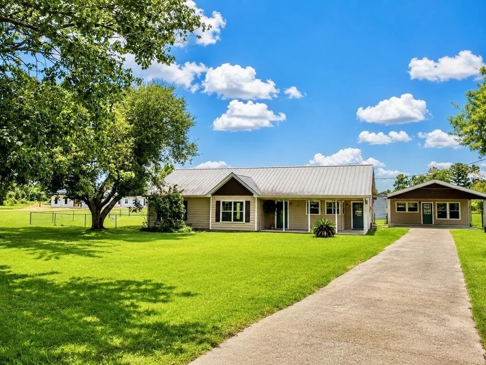 Unit for sale at 829 Fm 1004 W, Kirbyville, TX 75956