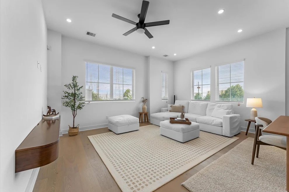 Unit for sale at 4325 Arlington Street, Houston, TX 77022