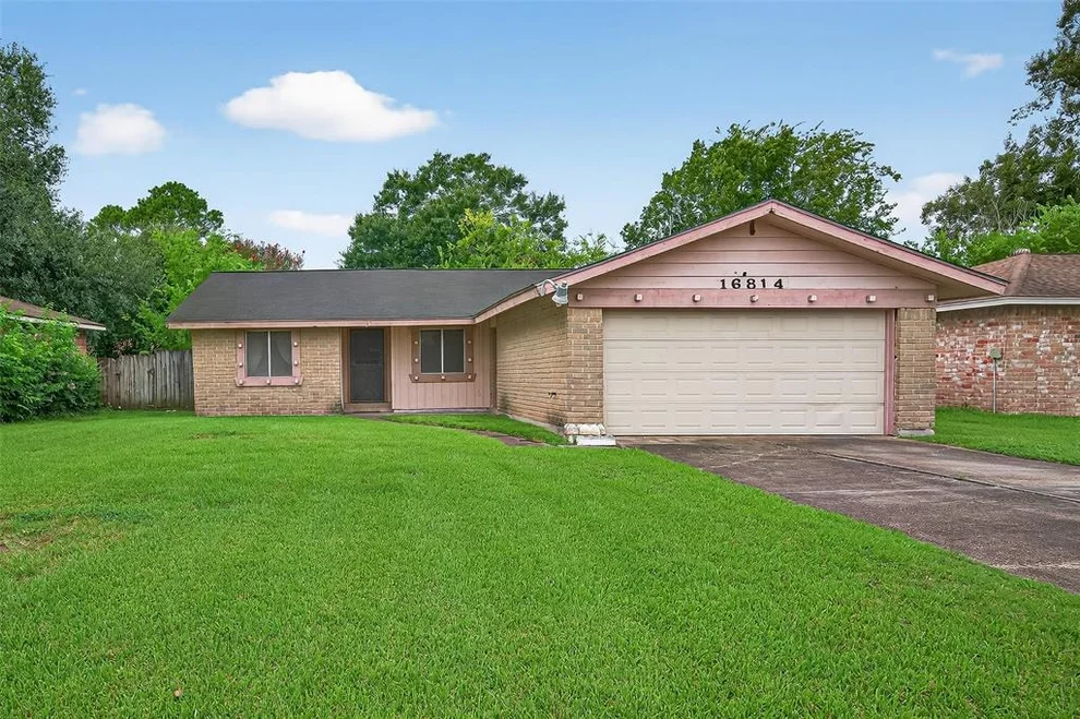 Unit for sale at 16814 Barcelona Drive, Friendswood, TX 77546
