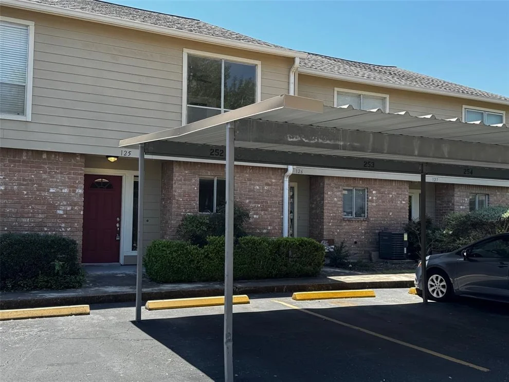 Unit for sale at 5005 Georgi Lane, Houston, TX 77092