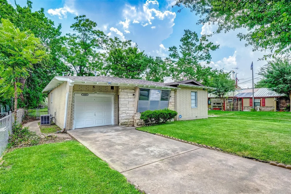 Unit for sale at 4440 Castor Street, Houston, TX 77022