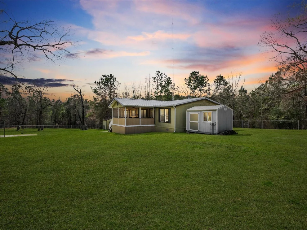 Unit for sale at 4 Ripple Creek Drive, Huntsville, TX 77320