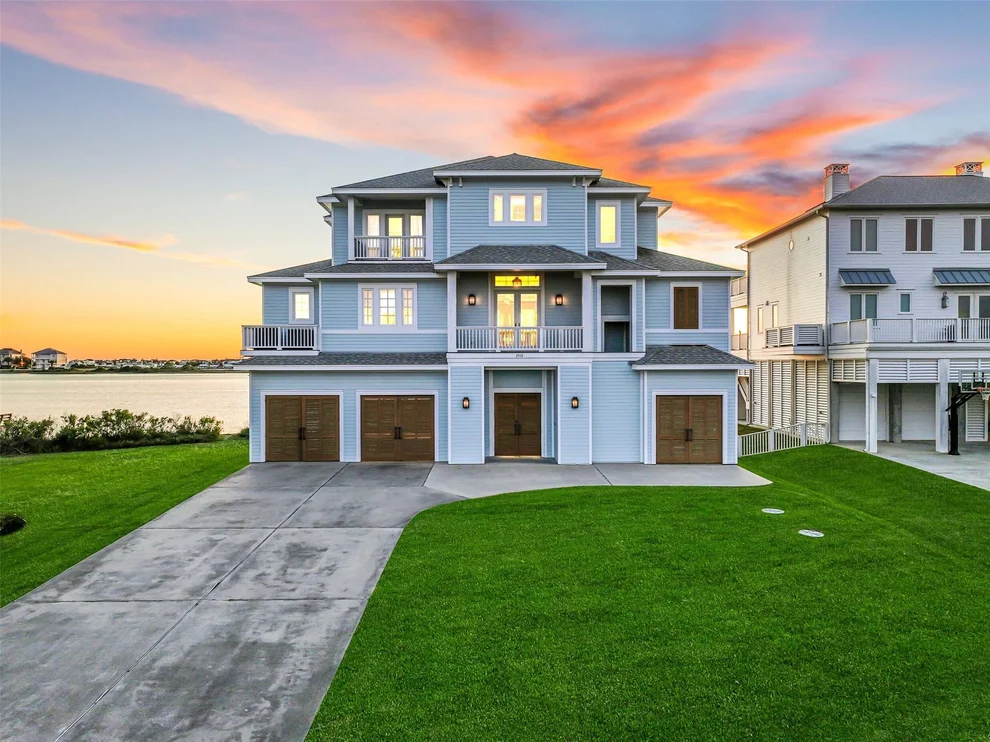 Unit for sale at 2910 11 Mile Road, Galveston, TX 77554