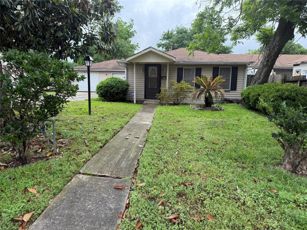 Unit for sale at 4300 Weaver Road, Houston, TX 77016