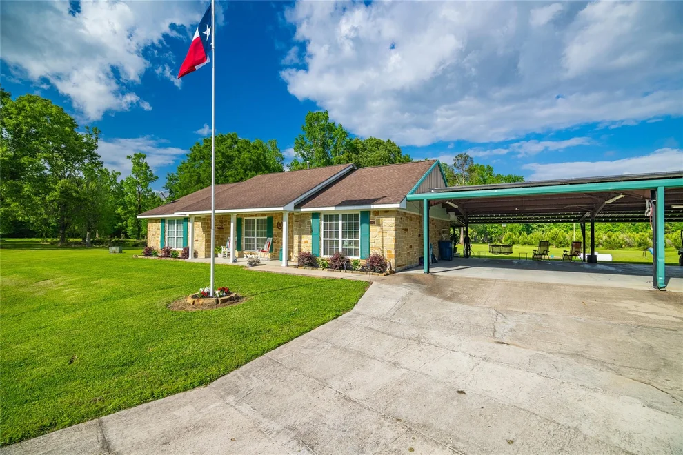 Unit for sale at 2360 Cr2071, Hull, TX 77564