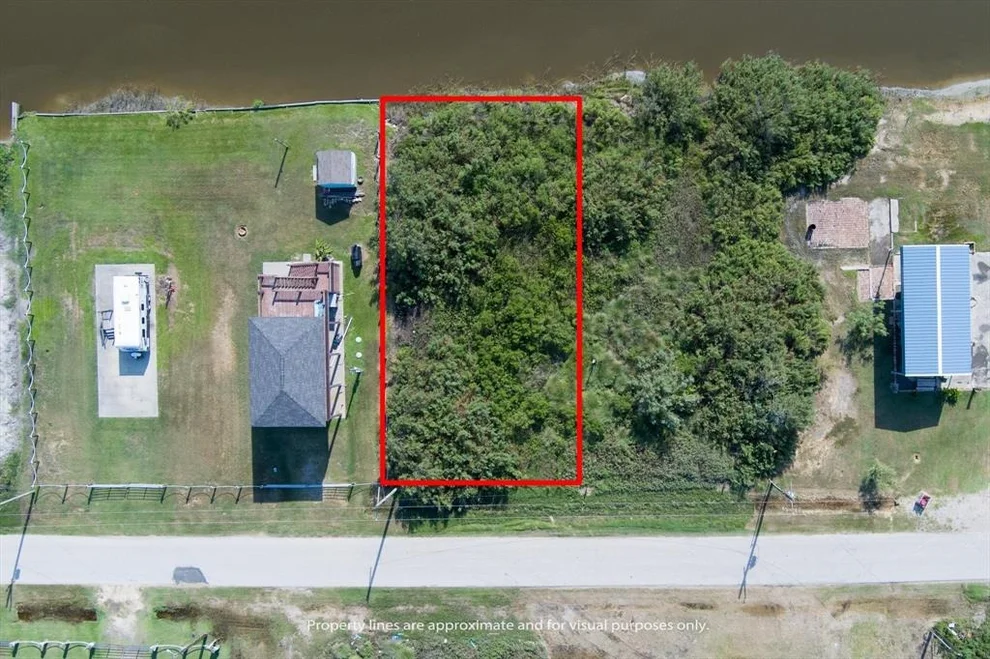 Unit for sale at 1071 Mabry, Gilchrist, TX 77617