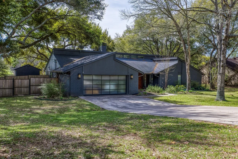 Unit for sale at 2414 E Rosedale, Brenham, TX 77833