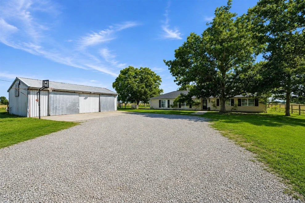 Unit for sale at 15104 Marek Lane, Guy, TX 77444