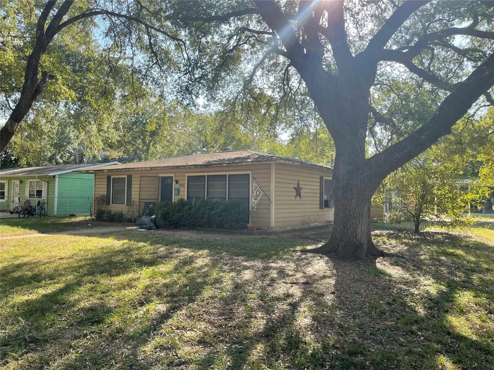Unit for sale at 1300 West Street, Rosenberg, TX 77471
