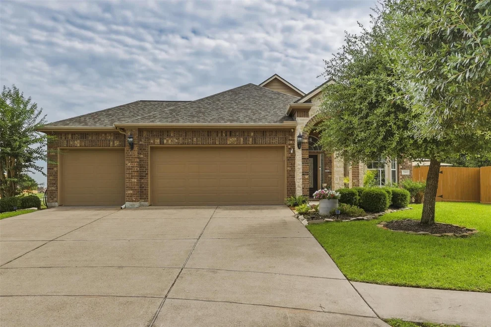 Unit for sale at 2861 Milano Lane, League City, TX 77573