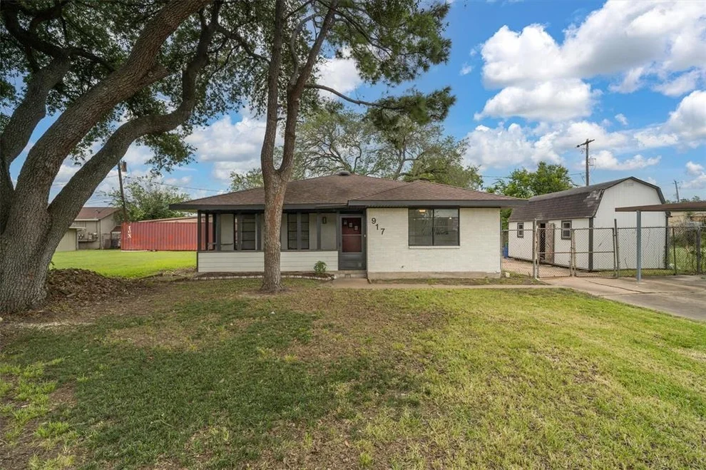 Unit for sale at 917 Herbert Avenue, Pasadena, TX 77506
