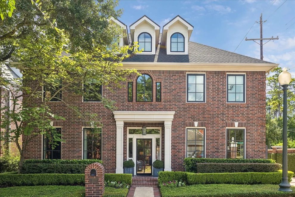 Unit for sale at 11802 Village Park Circle, Houston, TX 77024