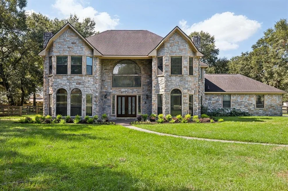 Unit for sale at 10015 Hufsmith Kuykendahl Road, Tomball, TX 77375