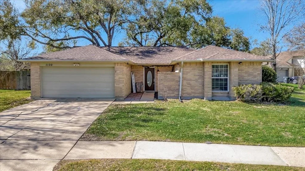 Unit for sale at 1130 W Belgravia Drive, Pearland, TX 77584