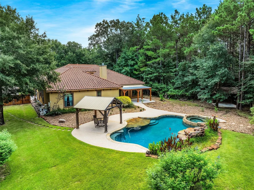 Unit for sale at 11538 Sebastians Run, Montgomery, TX 77316