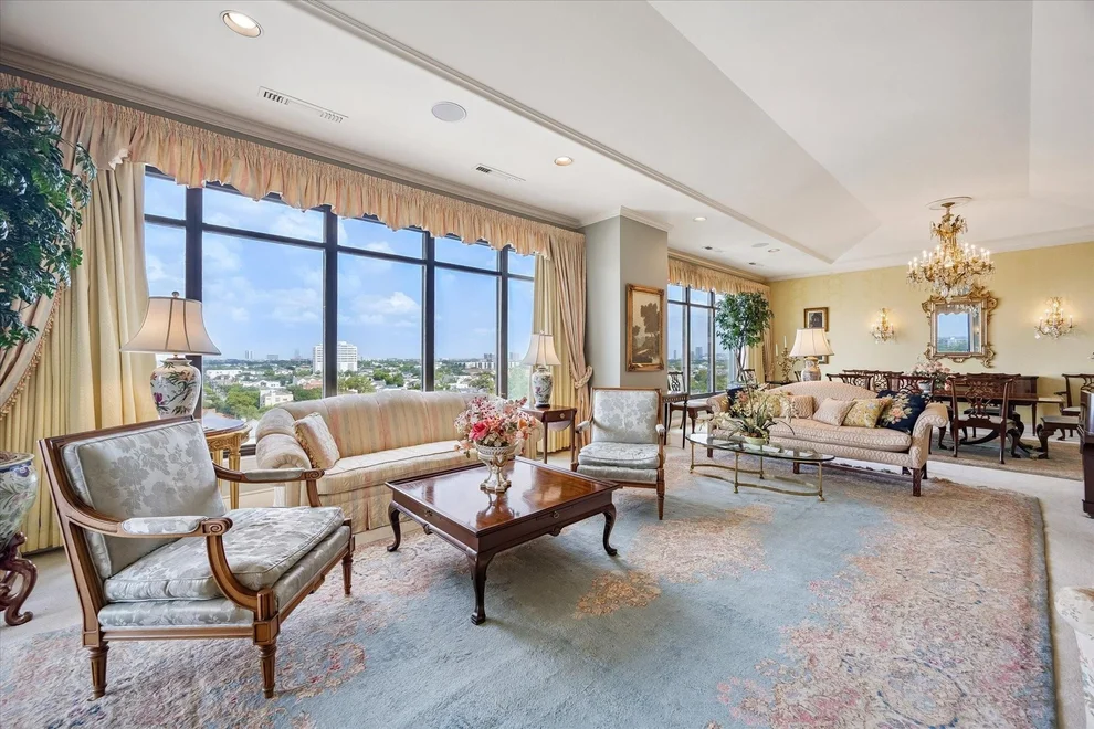 Unit for sale at 2121 Kirby Drive, Houston, TX 77019