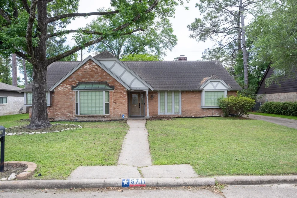 Unit for sale at 5711 Olympia Fields Lane, Houston, TX 77069