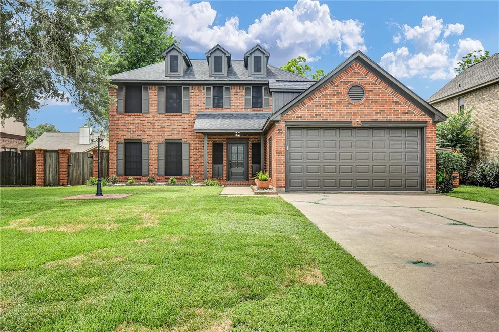 Unit for sale at 55 Sweetleaf Ct, Lake Jackson, TX 77566